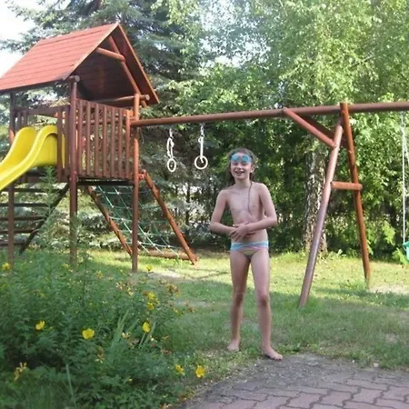 Apartment Grosse Ferienwohnung Im Ersten Stock Mit Garten Und Schwimmbad Zamardi